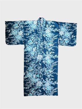 Vintage Eaton’s 🇨🇦 Kimono Style Robe - Satin - Blue and White Floral